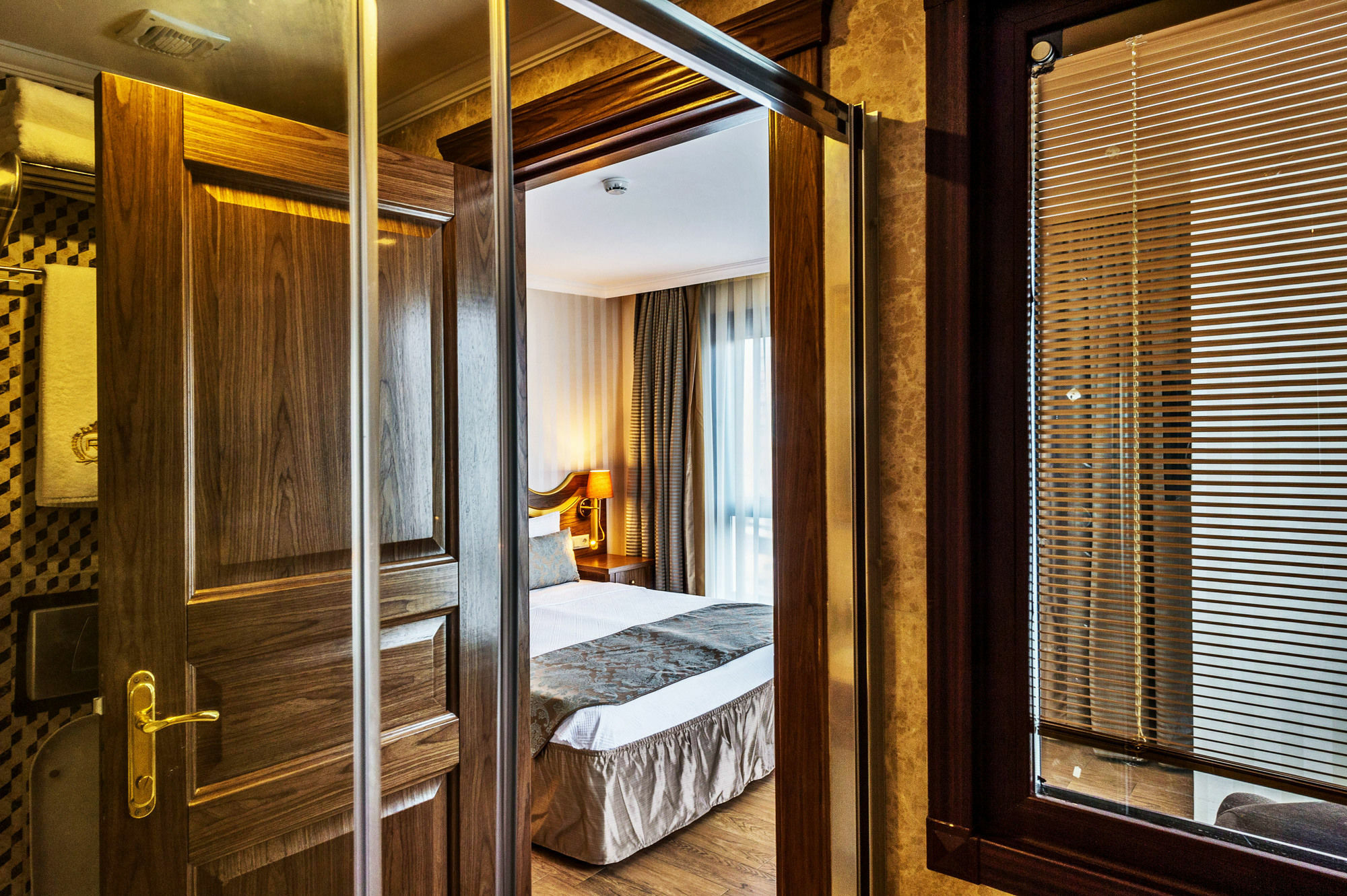 The Central Hotel Стамбул Экстерьер фото